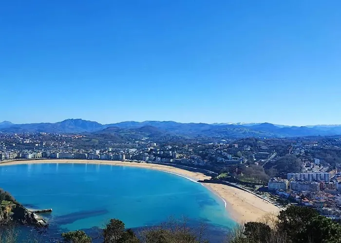 Modern In Donostia, 75 M² With Jacuzzi.