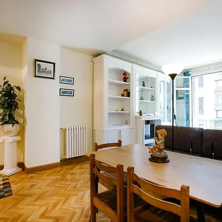 Modern In Donostia 75 M² With Jacuzzi Apartment