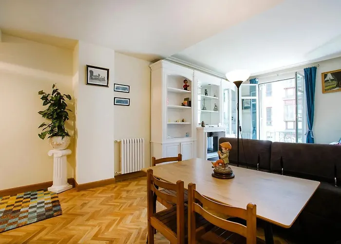 Апартаменти Modern In Donostia, 75 M² With Jacuzzi. Сан-Себастьян