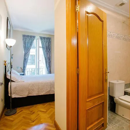 Modern In Donostia, 75 M² With Jacuzzi. *