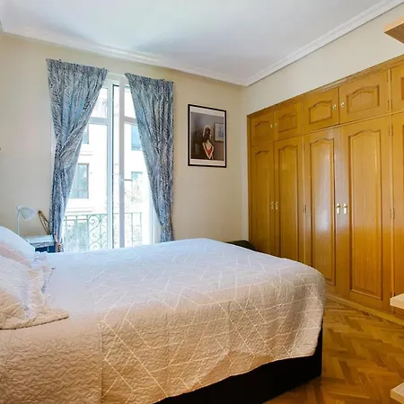 Apartment Modern In Donostia, 75 M² With Jacuzzi.